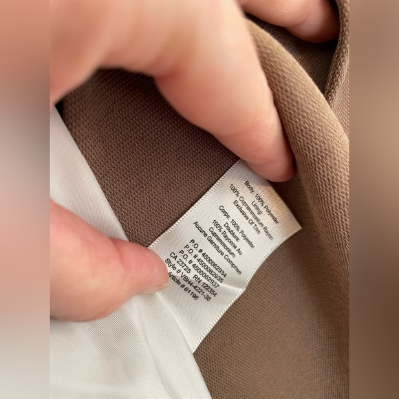 Aritzia Wilfred Papillon Sleeveless Jacket
Long Vest - Picture 5 of 9